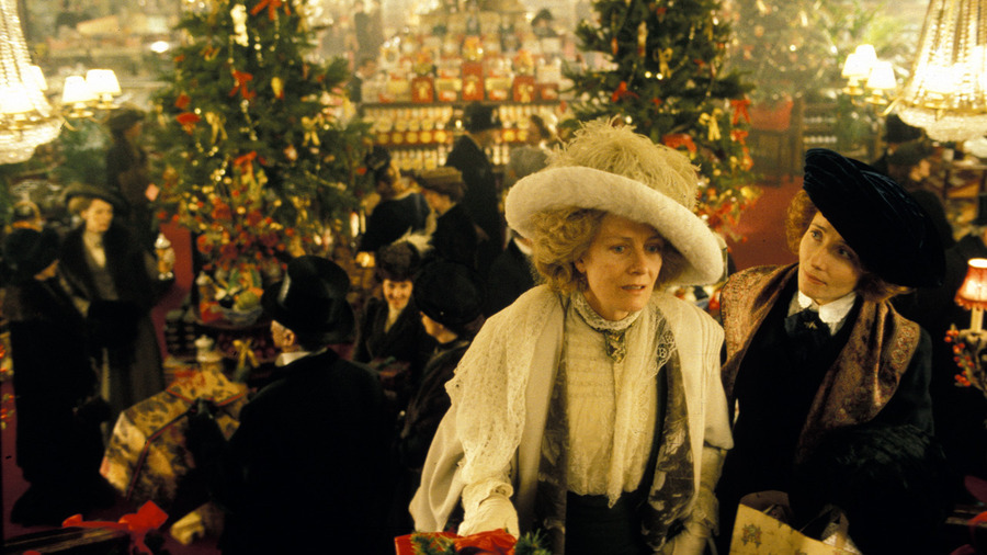 howards-end-christmas-scene